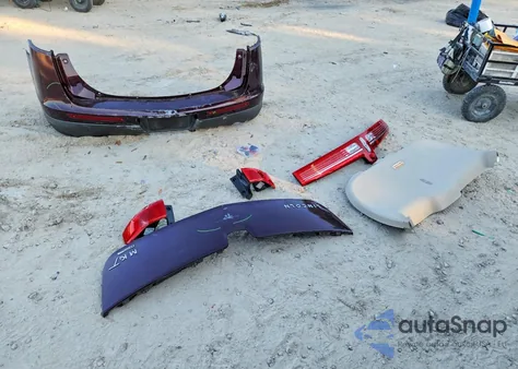 2011 Lincoln Mkt z USA, uszkodzony, nr VIN 2LMHJ5AT3BBJ51728